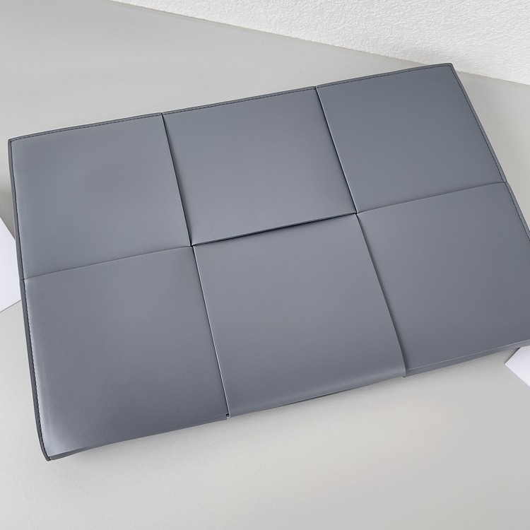 보테가 베네타 클러치